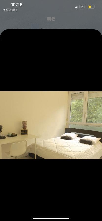 Se: 13A Rue Des Touleuses Pourpre Bed and Breakfast Cergy Eksteriør billede